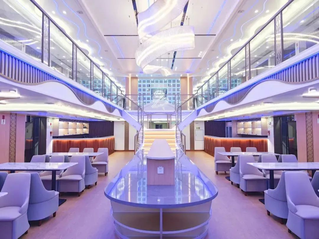 这一晚,广州本地人也忍不住夜游珠江…… 这一晚,广州本地人也忍不住夜游珠江……