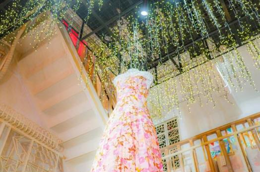 北京路225号变“红”:有助旅游还是破坏历史? 北京路225号变“红”:有助旅游还是破坏历史?