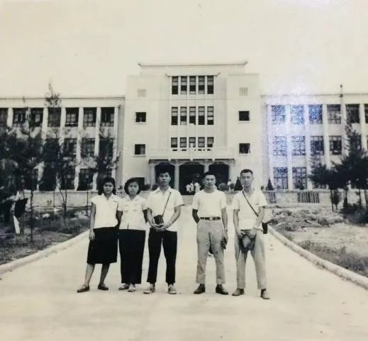 说说何香凝题写校名的广州两所学校 || 荔人行