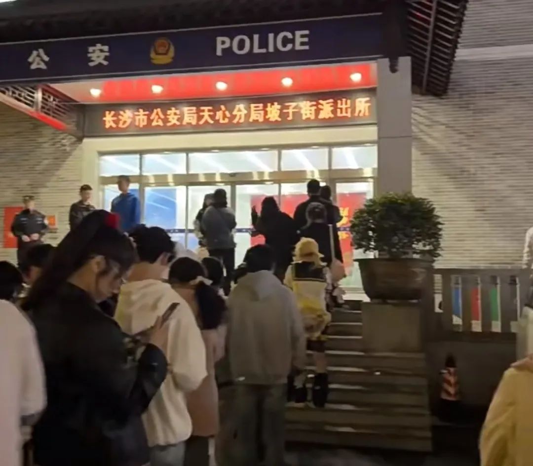 广州人嘅疑惑:呢啲烂鬼地方点解会变网红打卡点? 广州人嘅疑惑:呢啲烂鬼地方点解会变网红打卡点?