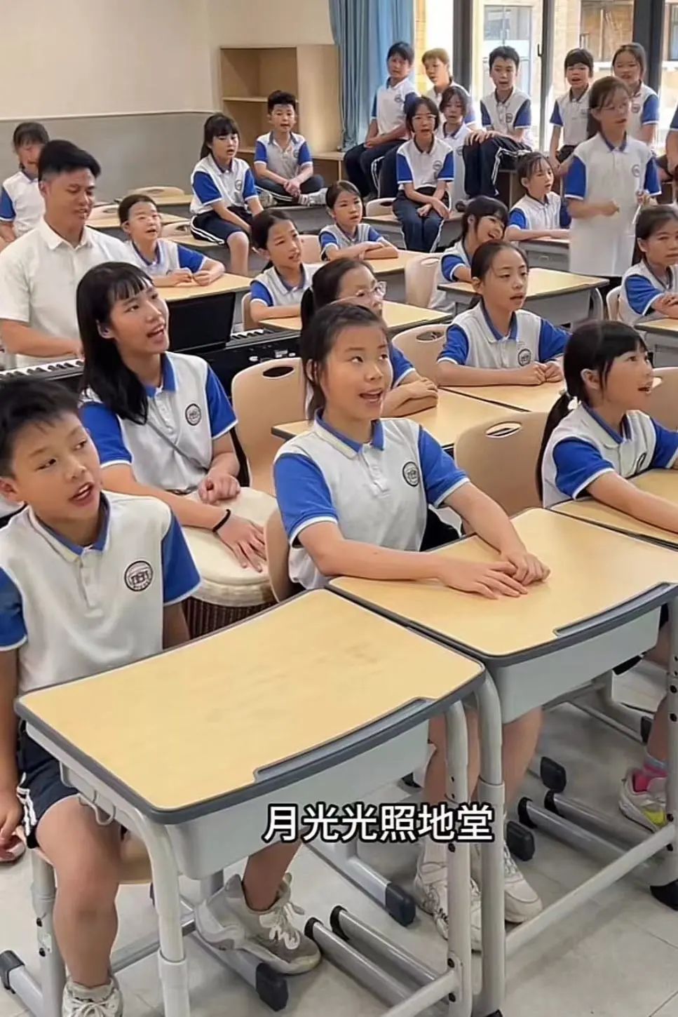 粤语儿歌断层:下一代就只能唱“孤勇者”“挖呀挖”了吗? 粤语儿歌断层:下一代就只能唱“孤勇者”“挖呀挖”了吗?