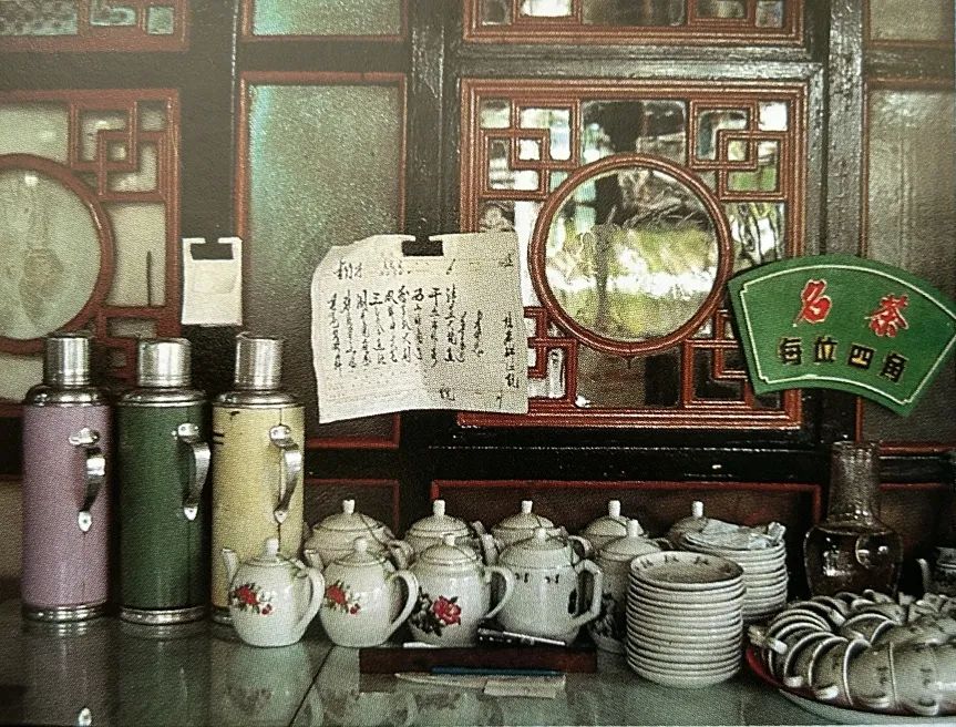 这本二手日文书里,竟珍藏着40年前那个鲜活的广州 这本二手日文书里,竟珍藏着40年前那个鲜活的广州