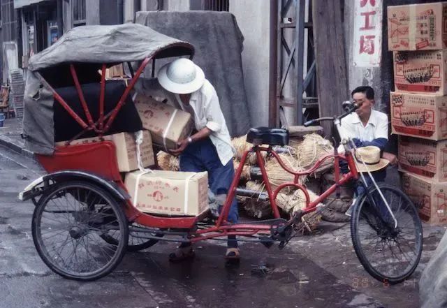 这本二手日文书里,竟珍藏着40年前那个鲜活的广州 这本二手日文书里,竟珍藏着40年前那个鲜活的广州