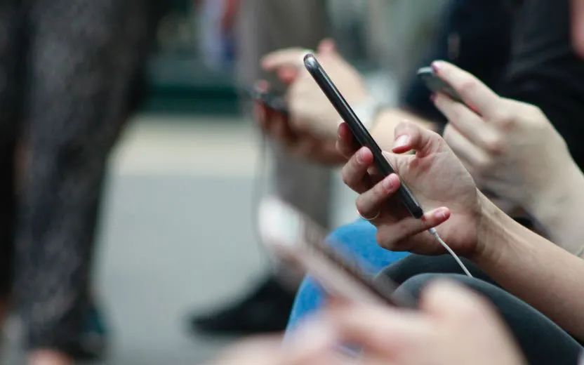 “死机”VS“down机”:省港“码农”沟通困难症 “死机”VS“down机”:省港“码农”沟通困难症