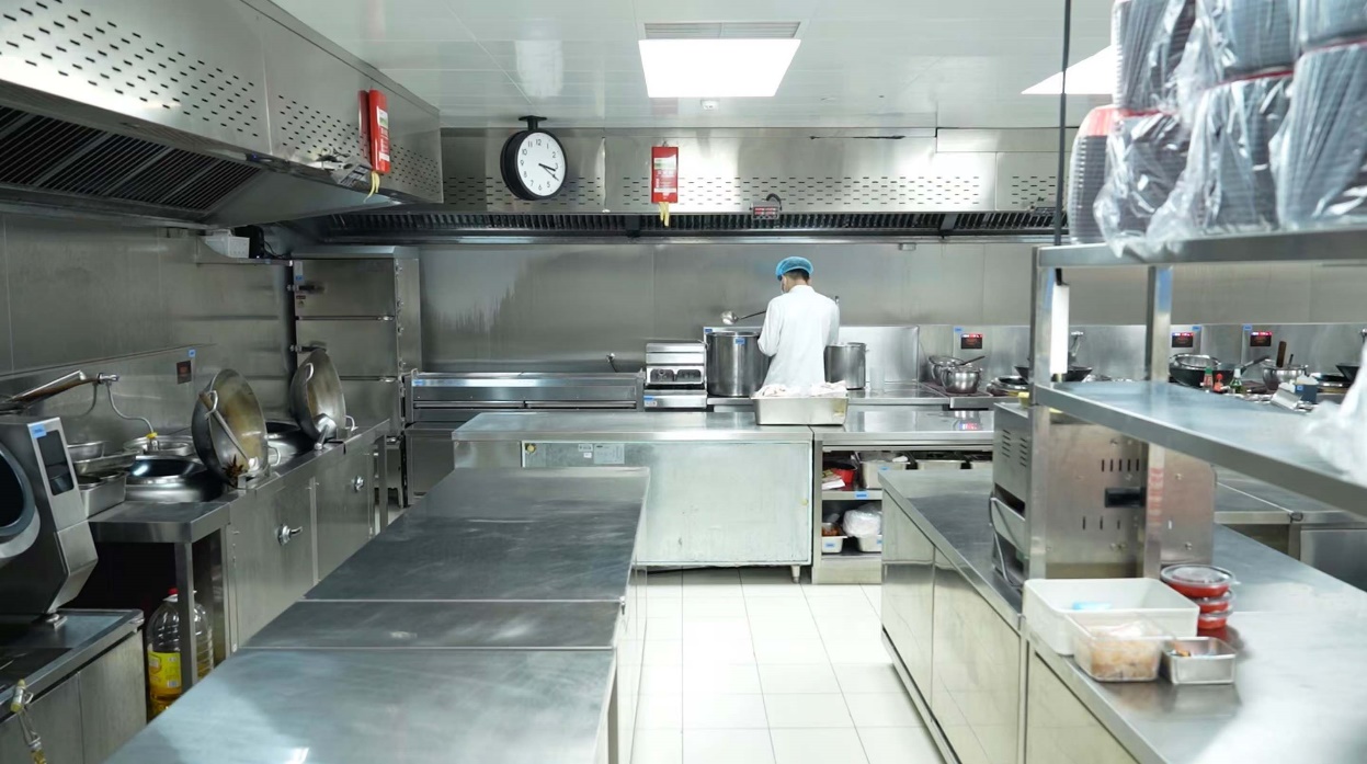 社区用户点外卖配送更近、不排队，品牌联合美团开办10000家卫星店