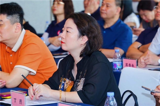 让创新闪耀世界 ——“2025贵在一心大湾区贵商首发大会” 新闻发布会隆重举行