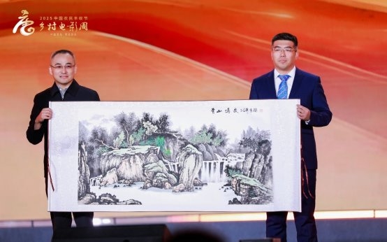 光影织就丰收梦！“2025中国农民丰收节·乡村电影周”走进河北唐县