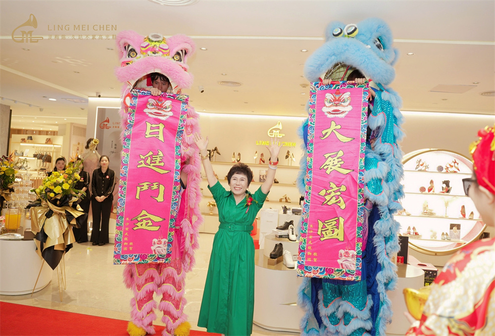 三城开业，奏响高光：LINGMEICHEN高光鞋全国化战略迈入新阶段