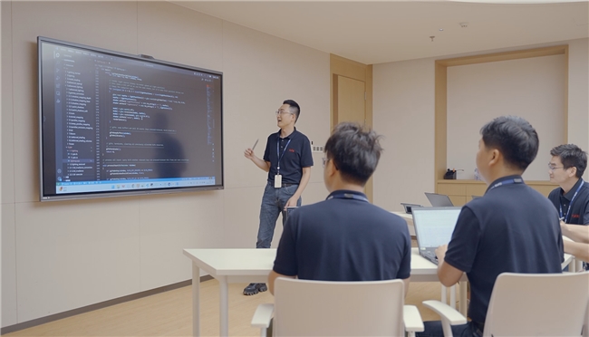 视源股份投屏黑科技：3秒丝滑连接，比掏手机还快！