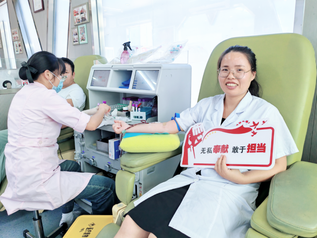 妙手除痼疾，仁心暖人间｜又一位患者为妇产科团队送来锦旗