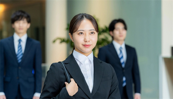 职场新人实用好物，花王“祝”你步履生风