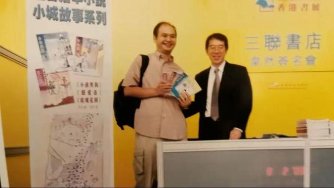 ▲澳门绘本小说出版签名会