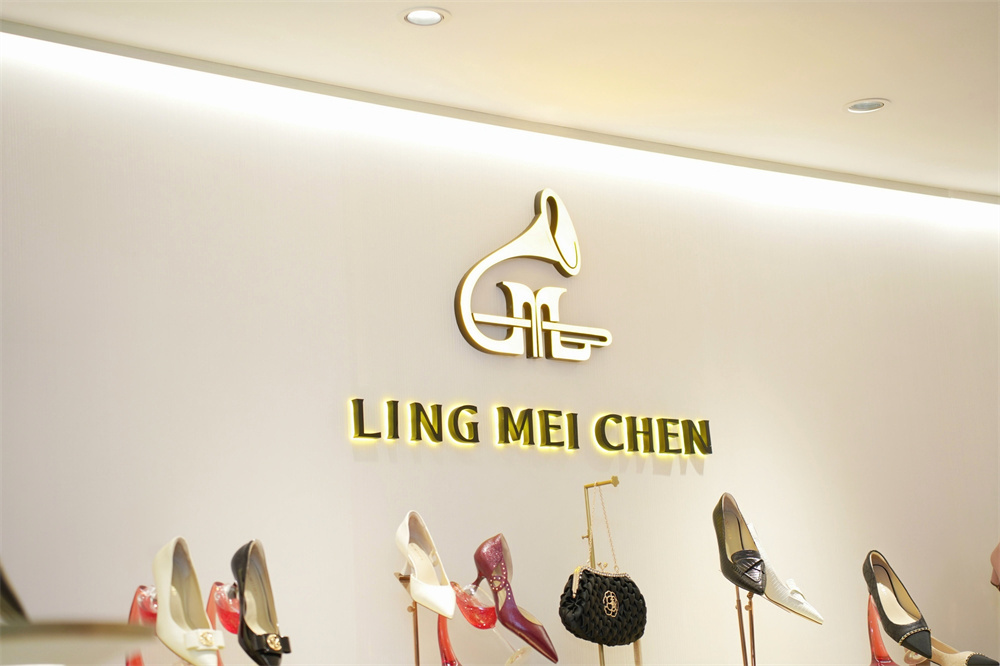 三城开业，奏响高光：LINGMEICHEN高光鞋全国化战略迈入新阶段