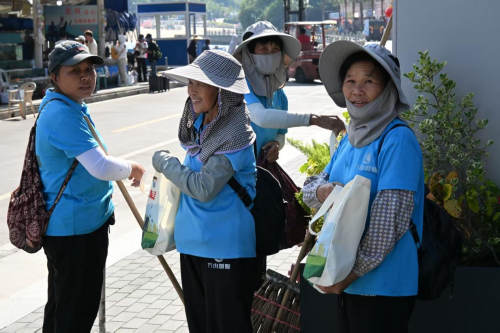 万山镇东澳岛举办关爱环卫工人，践行垃圾分类主题活动