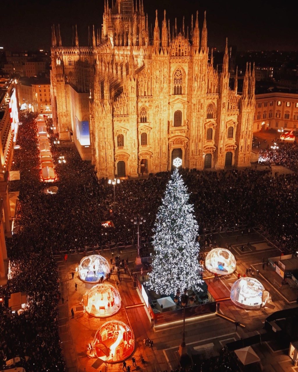 米兰冬奥倒计时：TCL冬日冰雪乐园开馆，以“愿为不凡”点燃冰雪热情