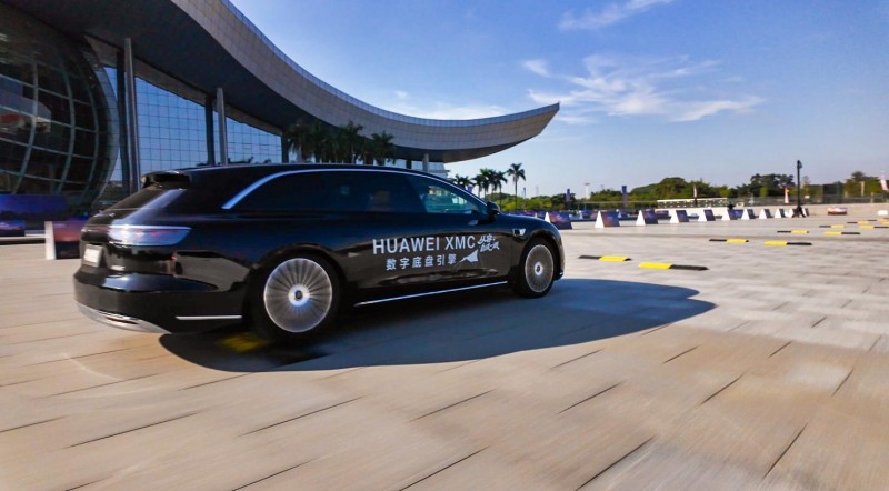 从容，自成一派，华为乾崑HUAWEI XMC全能试驾菁英汇，用科技赋能从容出行的“底气”