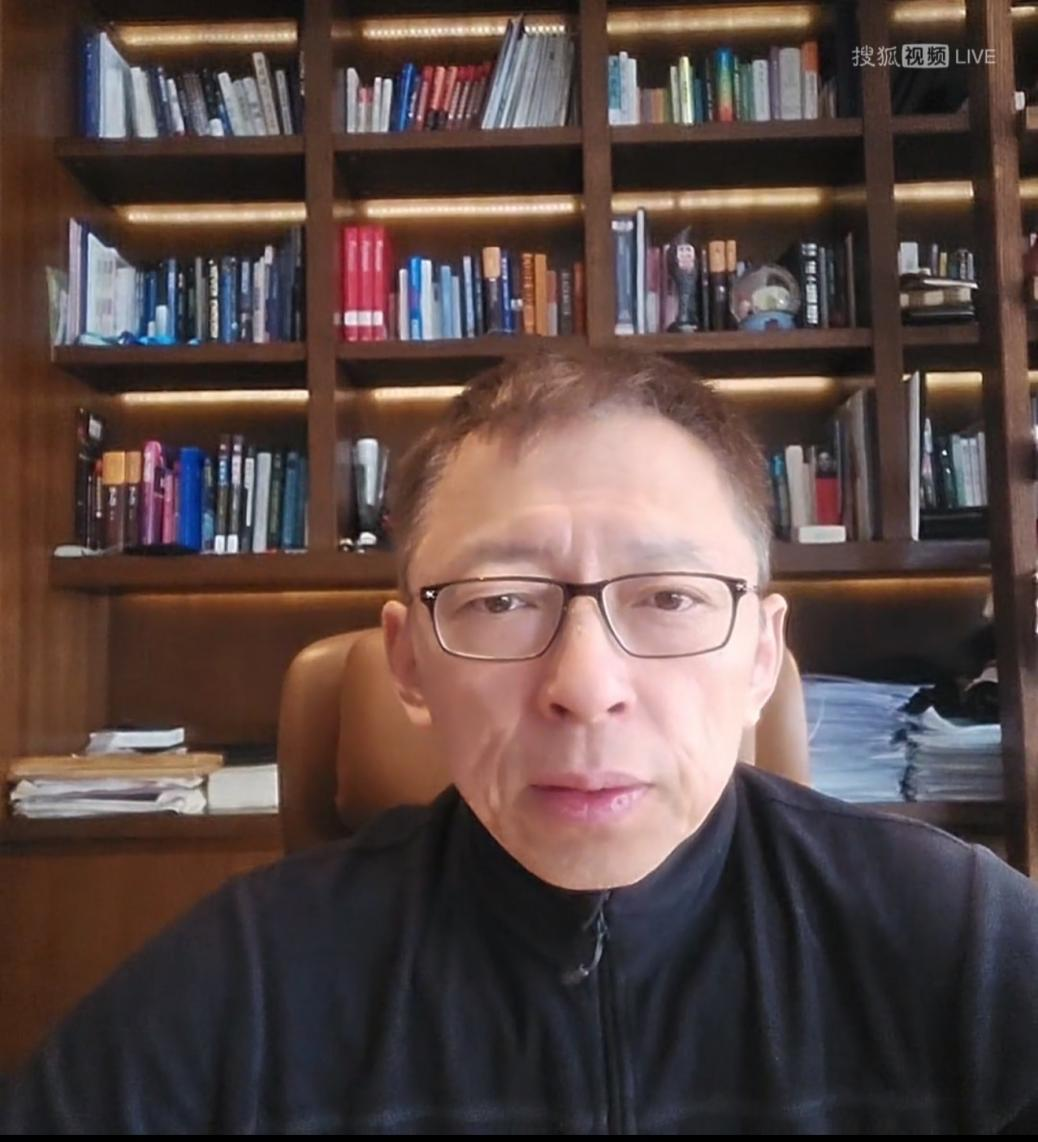 《张朝阳的英语课》带你读新闻了解国际热点：制裁博弈与秘辛文件的背后