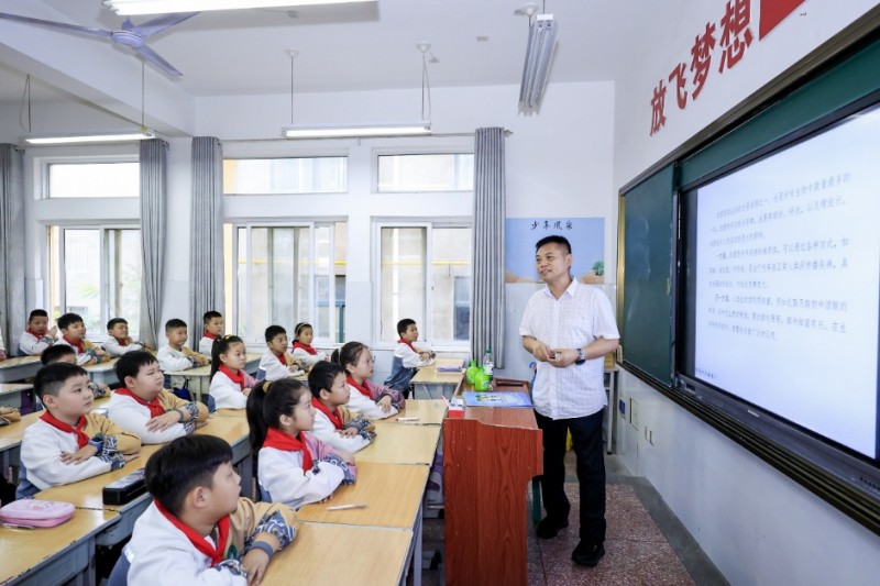 2025“安康计划——手护未来”关爱行动公益项目推进会在洛阳启动