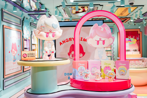 从巴黎时装周到广州艺术家街区，名创优品打造IP跨界新阵地