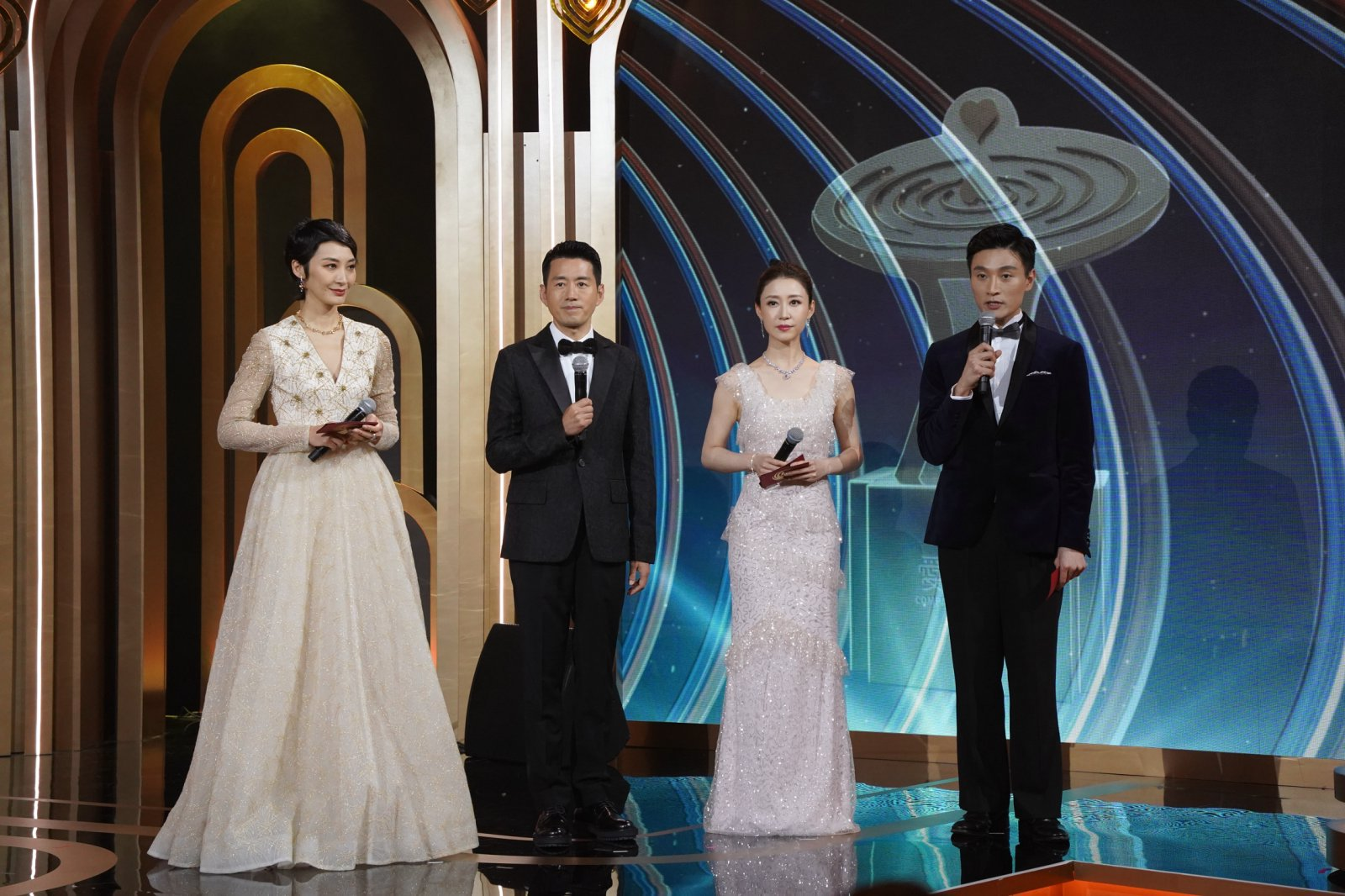 第20届•2025爱心奖颁奖典礼:12月20日晚10时,凤凰卫视全球首播