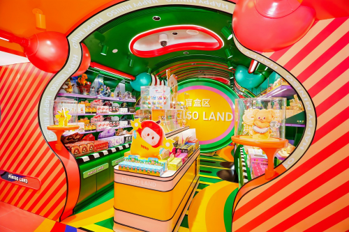 独家IP“右右酱”火爆出圈，名创优品加速迈向全球领先的IP运营平台