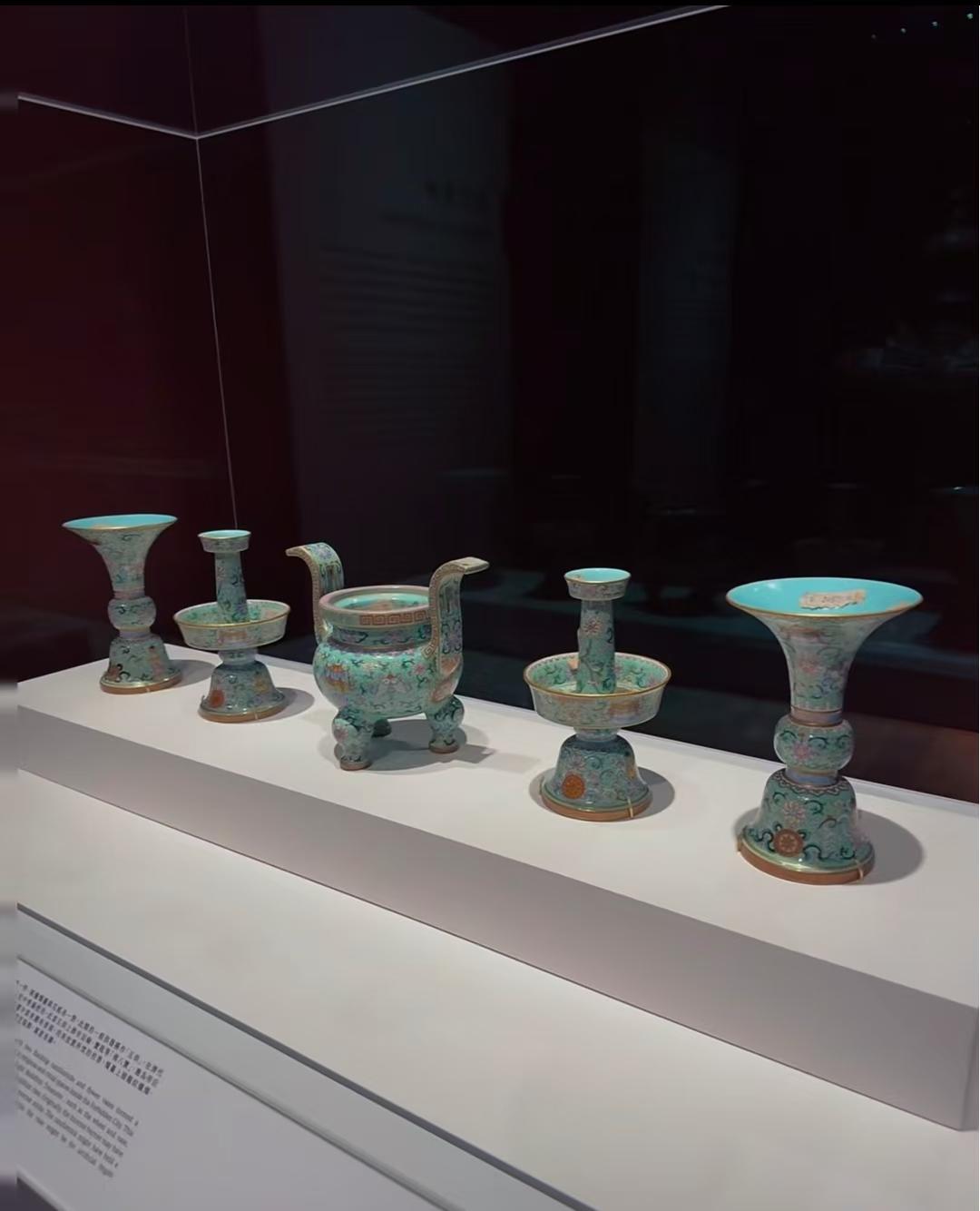 探索现代艺术和历史文化：香港旅游的另一种打开方式