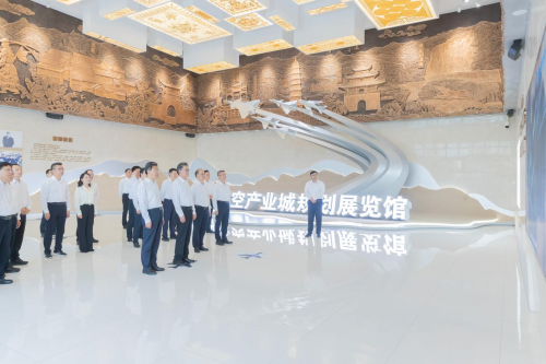 广州市党政代表团到安顺市开展东西部协作考察并会见交流