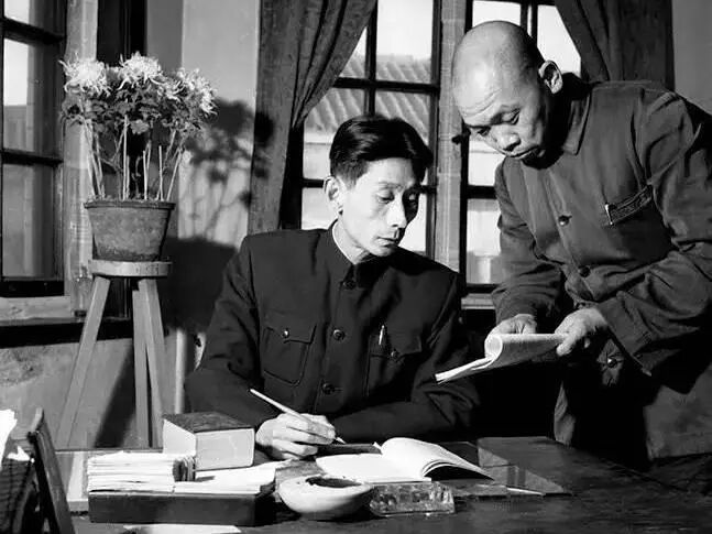 青年装VS中山装：你分得清吗？