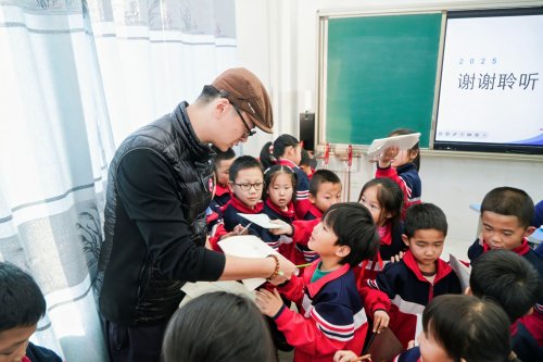 数字科技赋能，穿越火线手游走进草原深处播撒乡村美育新火种