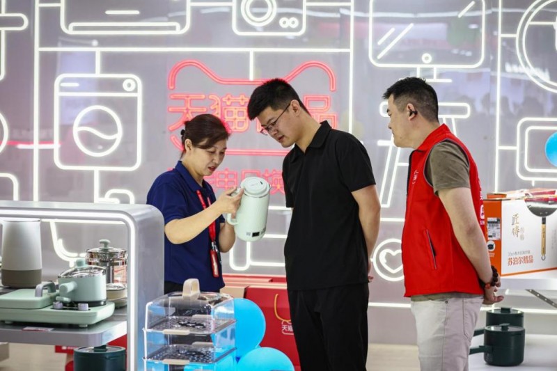 从淘宝闪购到天猫优品，阿里为什么赞助苏超近一半球队？