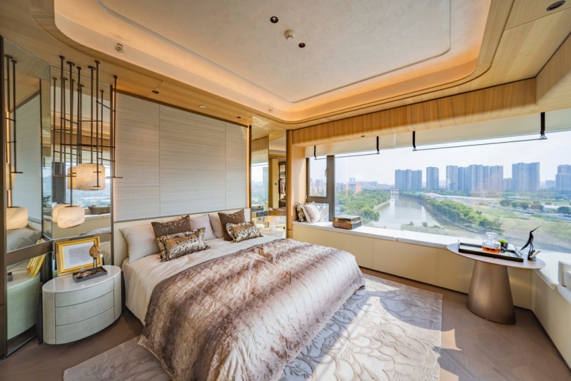 力诚集团闪耀2025中国城市发展及房地产创新大会，荣膺双料大奖！