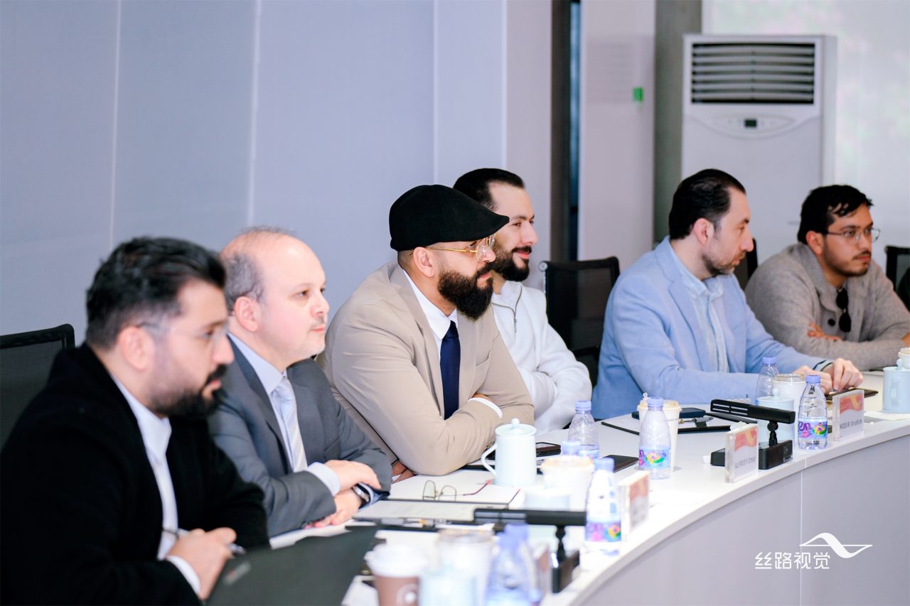 沙特文化部与皇家委员会考察团参访丝路视觉总部