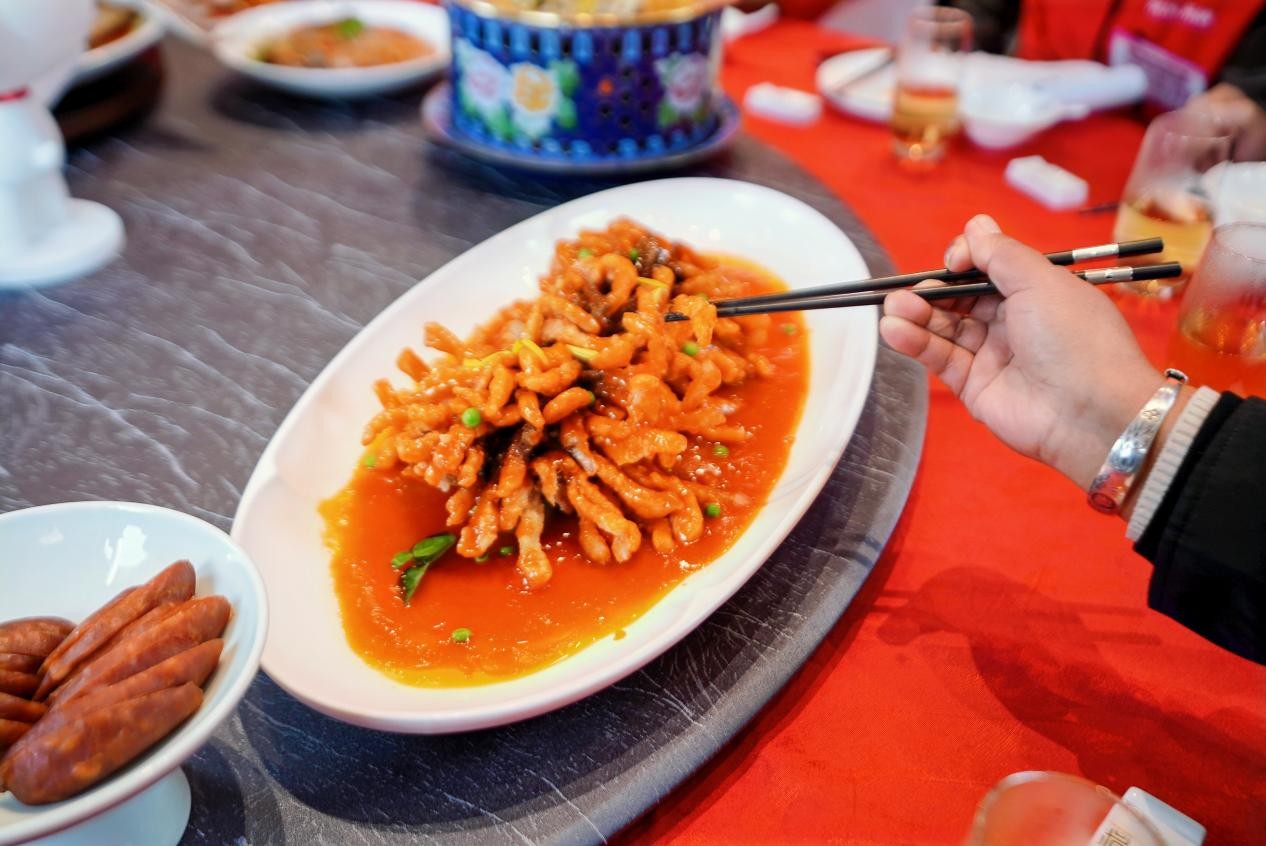 “头鱼”福运已送达！南京用户喜获2026年京东幸运“查鲤”，共享头鱼家宴