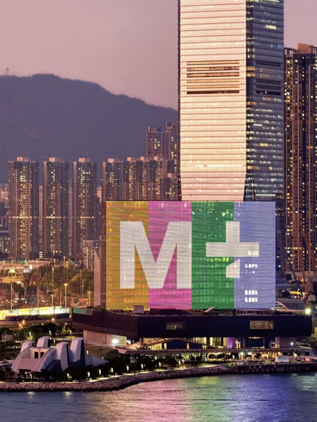 探索现代艺术和历史文化：香港旅游的另一种打开方式