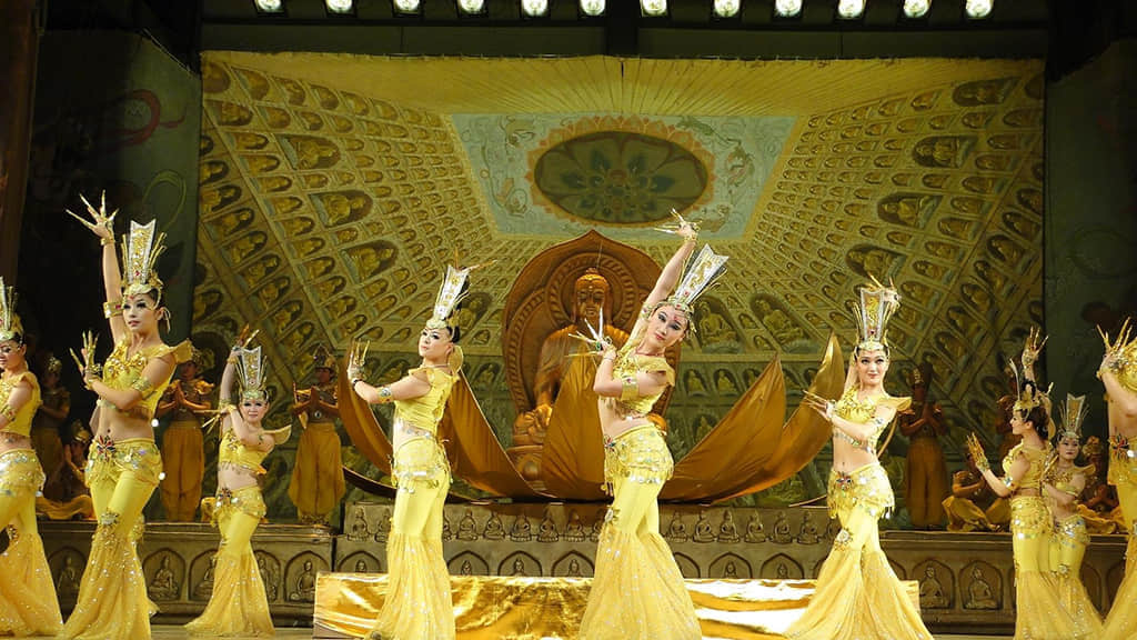 甘肃省的艺术家展现中国西北地区的民族风情