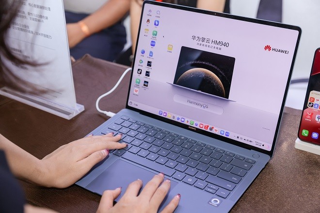 1755483484836086.jpg 现场观众体验.jpg