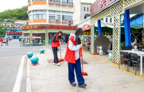 万山岛举办党建引领新时尚，垃圾分类谱新章主题活动