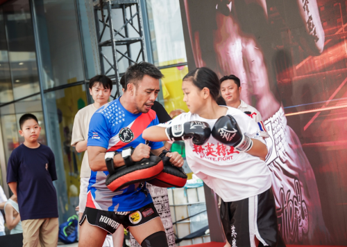 泰拳路演青岛顺利收官,天丝集团红牛品牌赋能中泰建交50周年