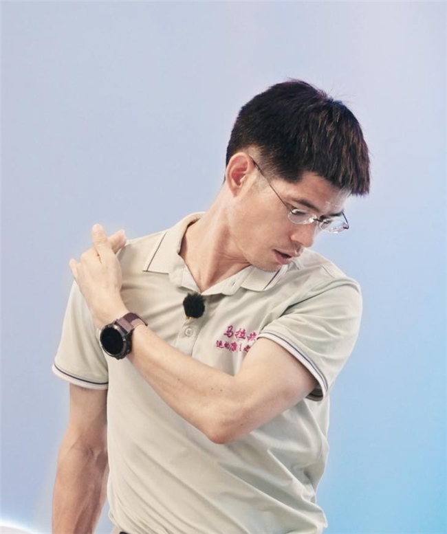 跨界对话聚焦颈椎健康:NIP 战队携手极刻智梦,共话颈椎亚健康防治