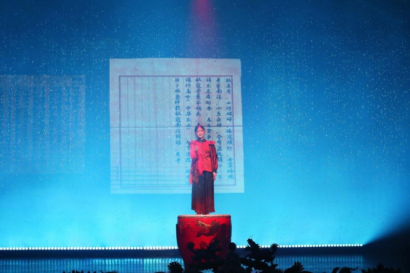 入梦潮州千年,归来大潮奔涌!非遗戏剧《入梦潮州》获满堂喝彩