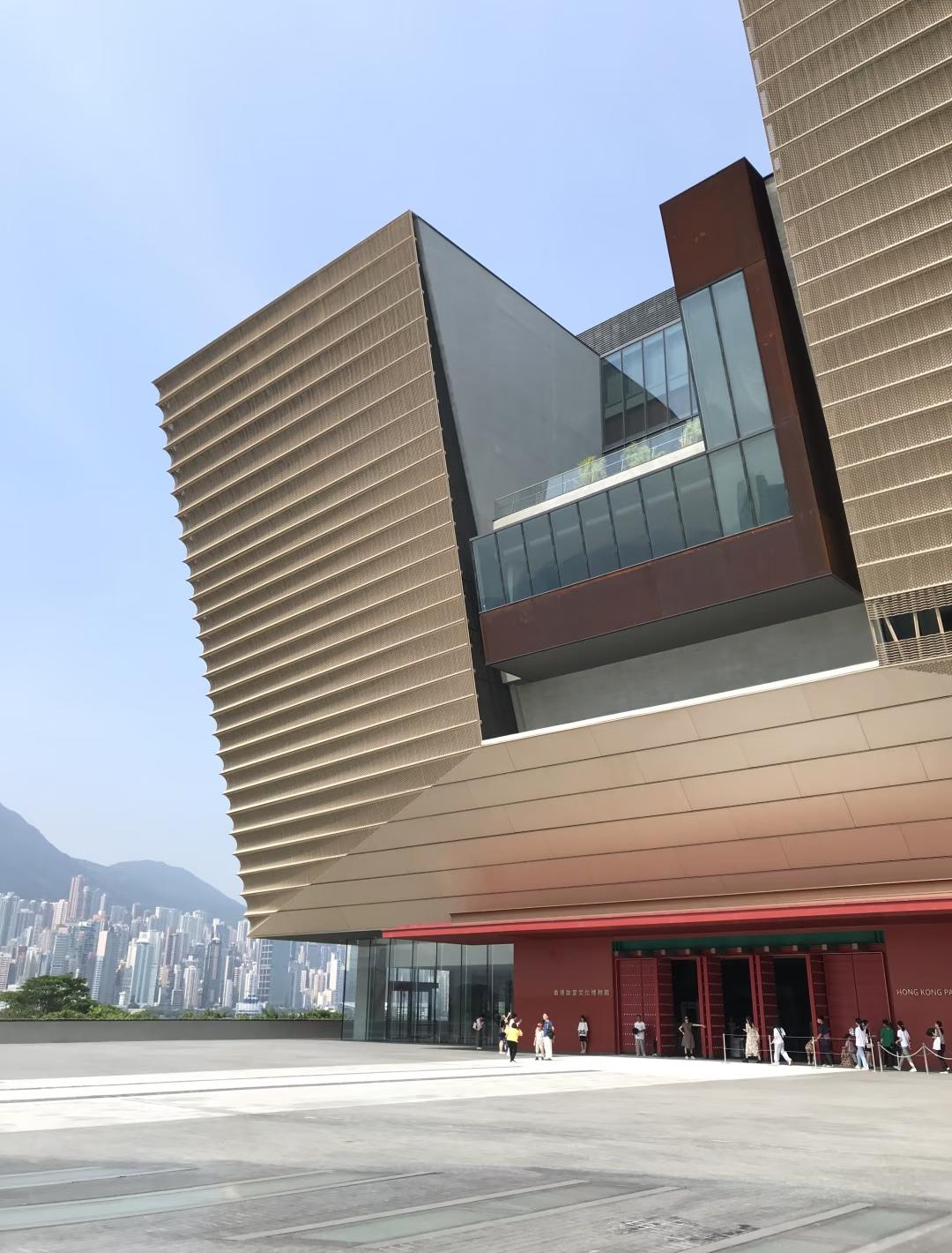 探索现代艺术和历史文化：香港旅游的另一种打开方式