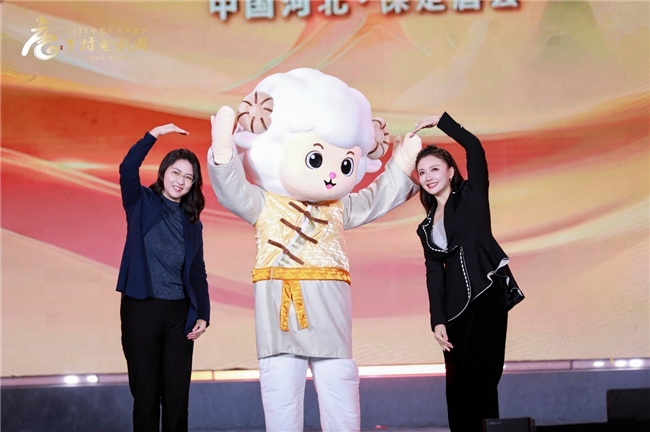 光影织就丰收梦!“2025中国农民丰收节·乡村电影周”走进河北唐县