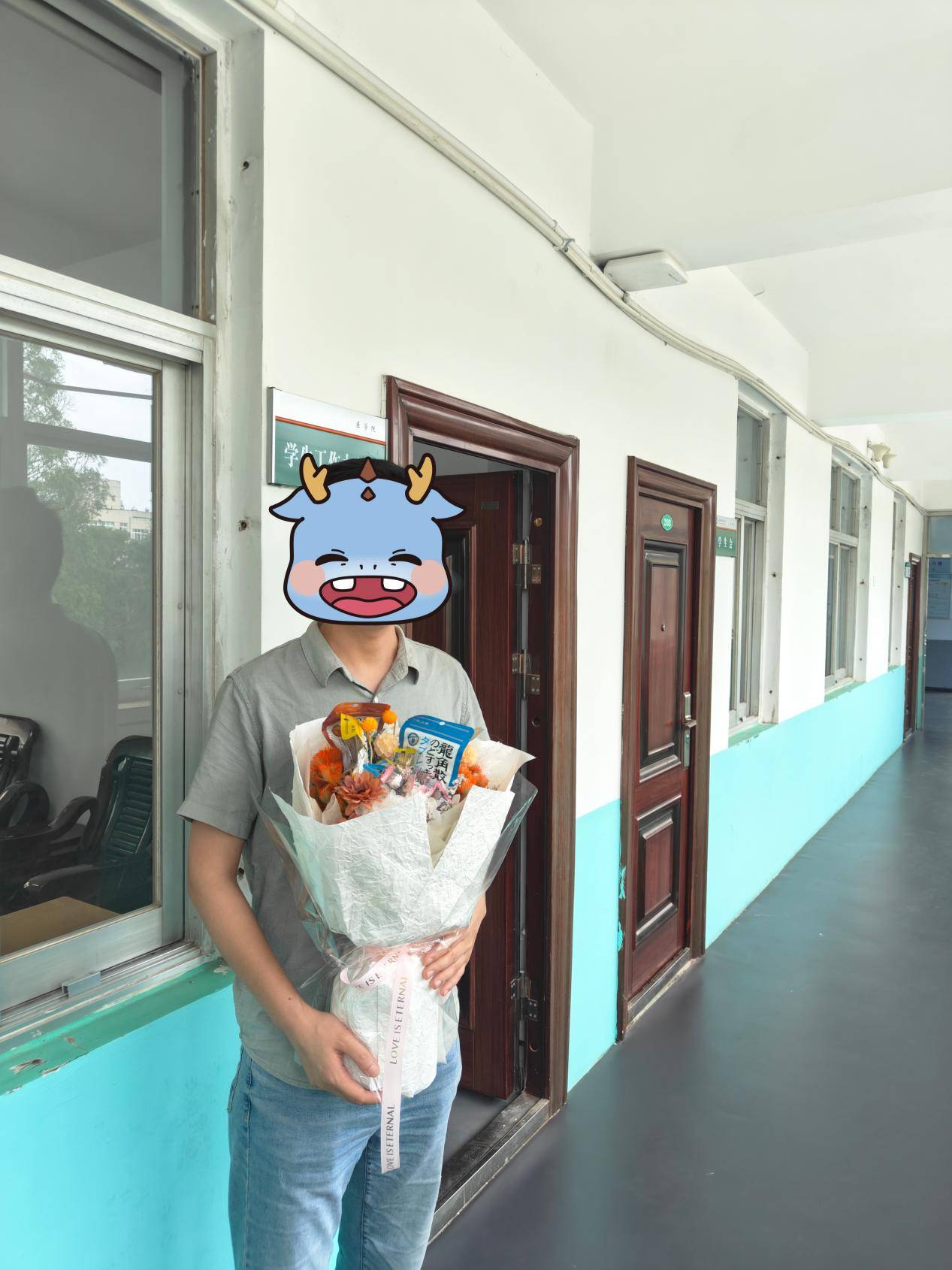 毕业季感恩有新意!龙角散携手毕业班发起“温情共创”活动守护老师的好声音