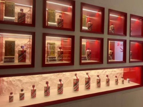 实探广州茅台专卖店:“双节”旺季备货足,亲民服务惠“茅友”