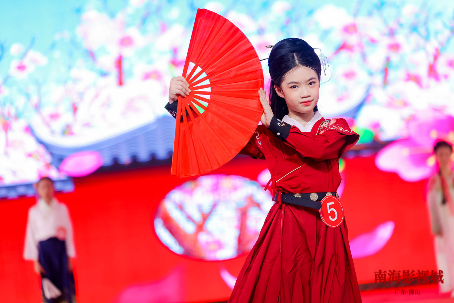 冠军诞生！南海影视城国风少儿形象大使选拔赛荣耀收官