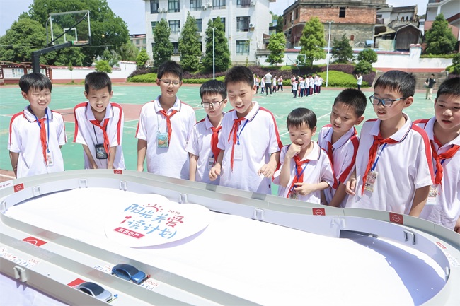 1758680817358012720.jpg “日产筑梦课堂”在福建建瓯市小桥镇中心小学开展。.jpg