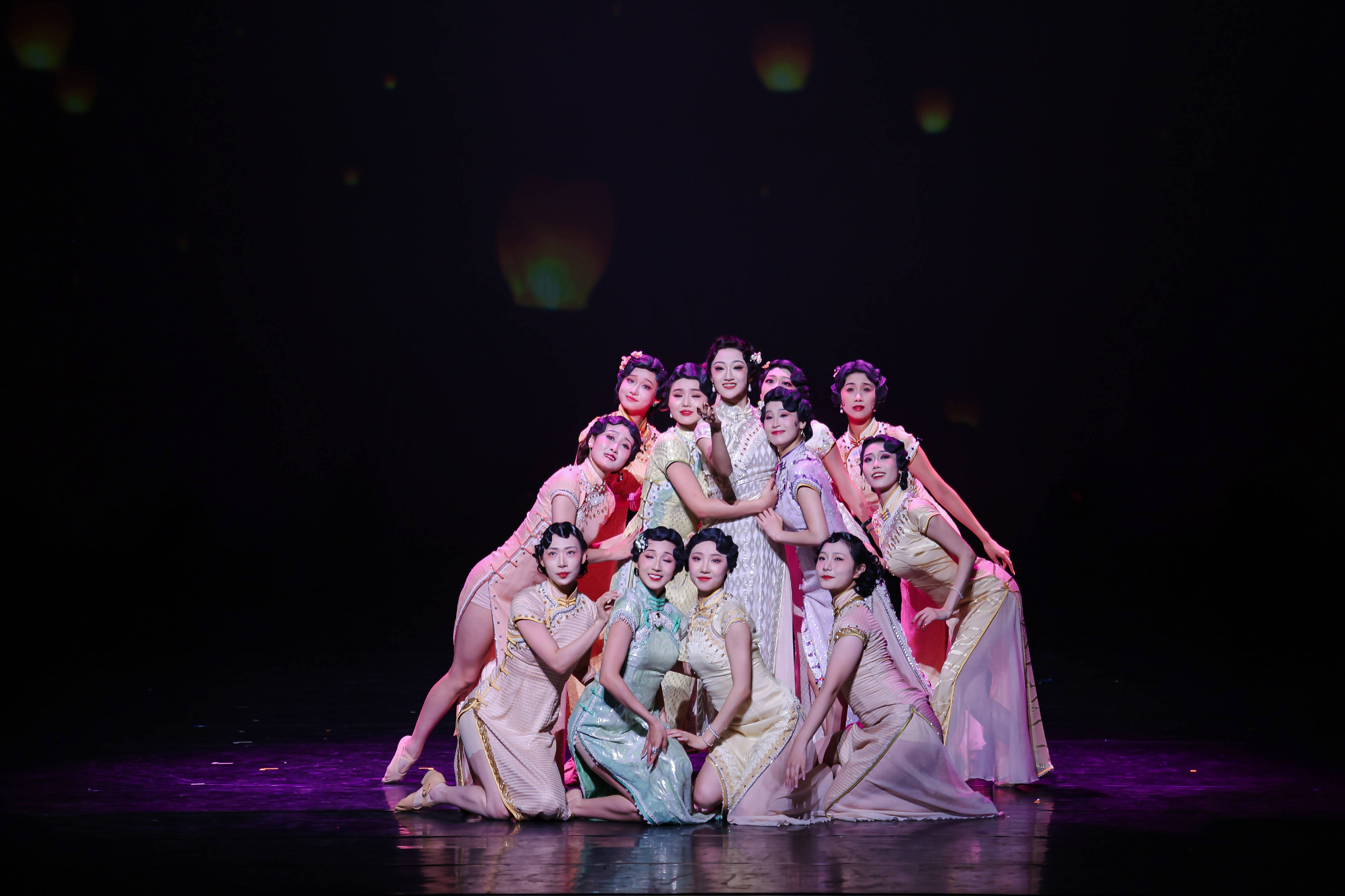 2025深圳・龙岗戏剧生活季开幕:舞剧《金陵十三钗》启幕多元盛宴,“重回大运”唤醒城市艺术活力