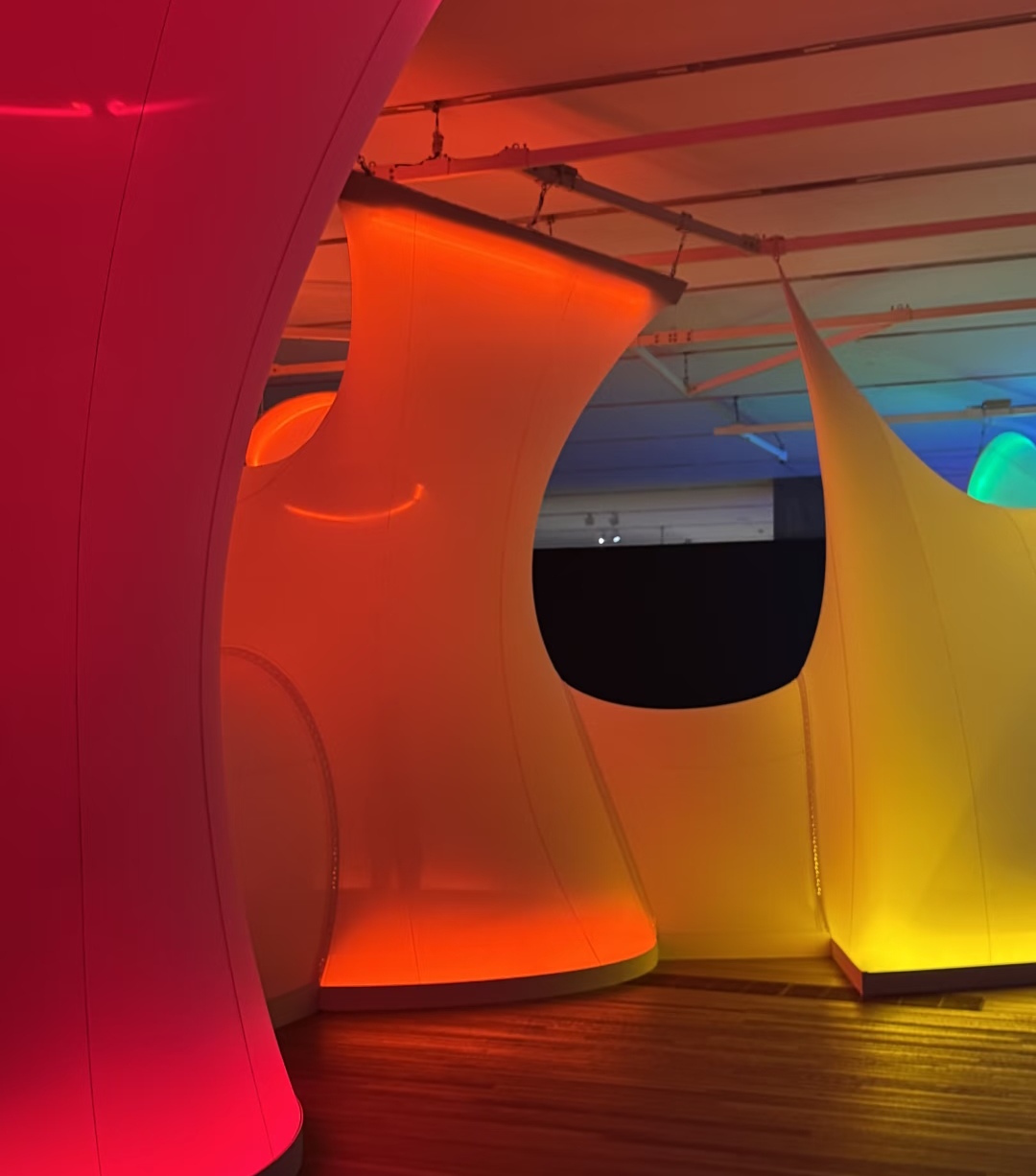 探索现代艺术和历史文化：香港旅游的另一种打开方式