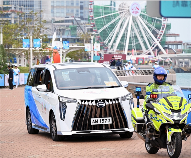 五运会火炬传递开跑,广汽集团董事长冯兴亚担任火炬手