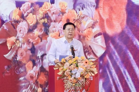 2025大湾区贵商首发经济大会召开,18项首发闪耀创新的力量